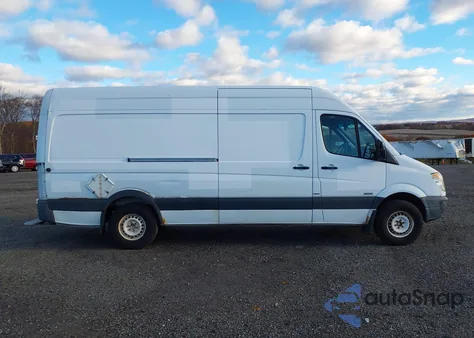 2011 Mercedes-Benz Sprinter 2500 High Roof из США, поврежденный, VIN WD3PE8CB2B5599642
